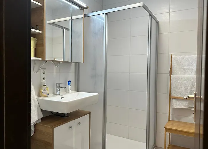 Near Main Train Station דירה *