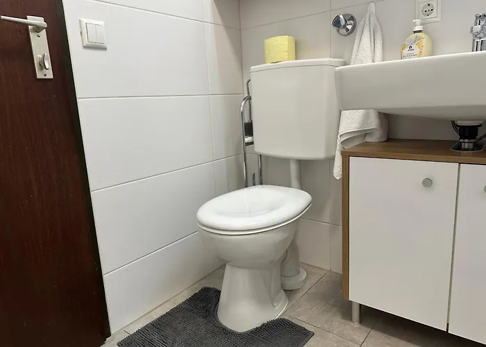 דירה Near Main Train Station